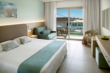 Triple Room with Side Sea View