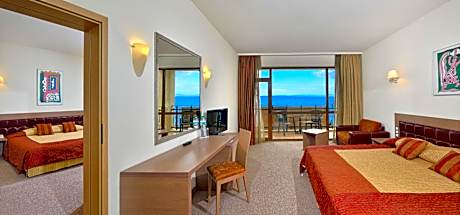 FAMILY ROOM SEA VIEW