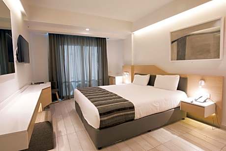 Double or Twin Room with Mountain View