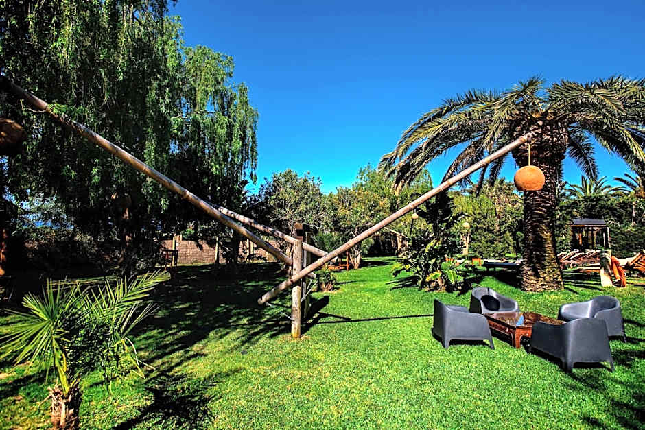 Chillout Hotel Tres Mares