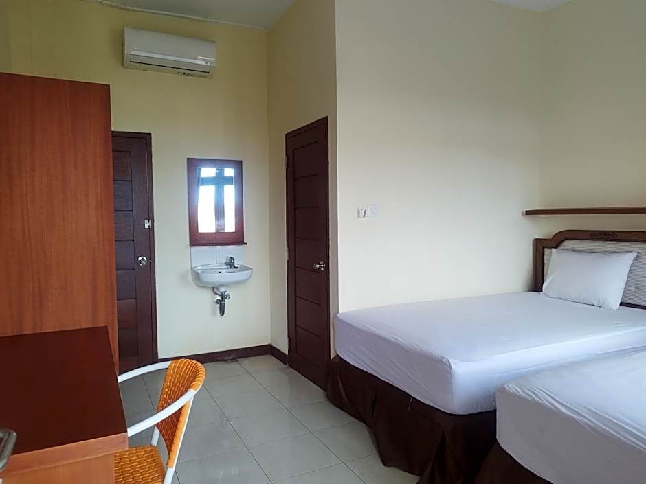 Adi Pelita Sari Bali