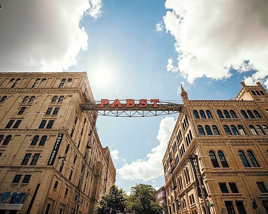 Brewhouse Inn and Suites