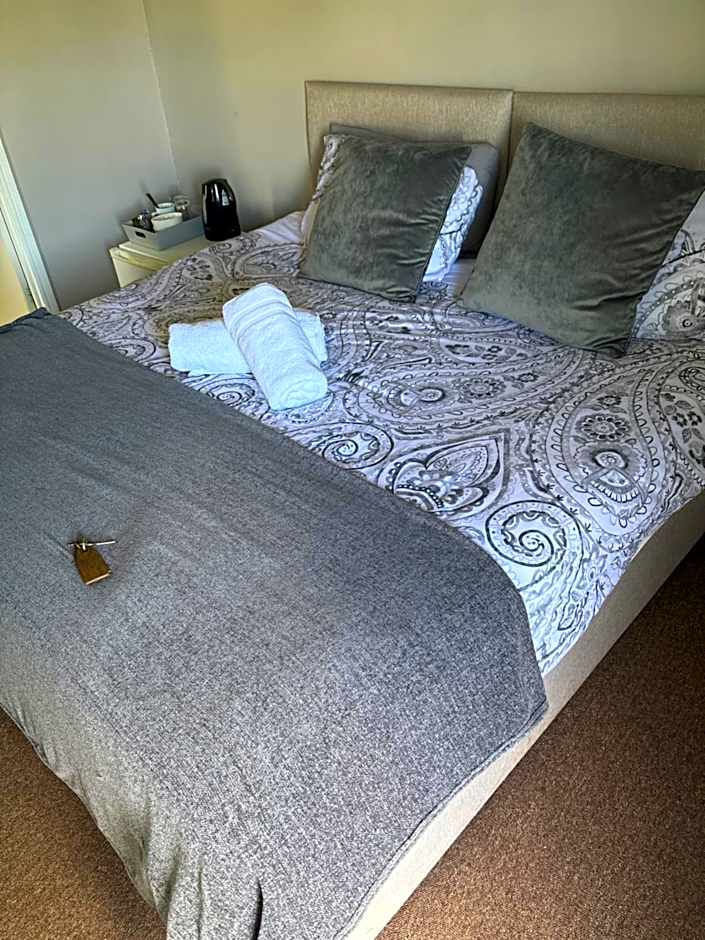 The Red Lion Great Offley