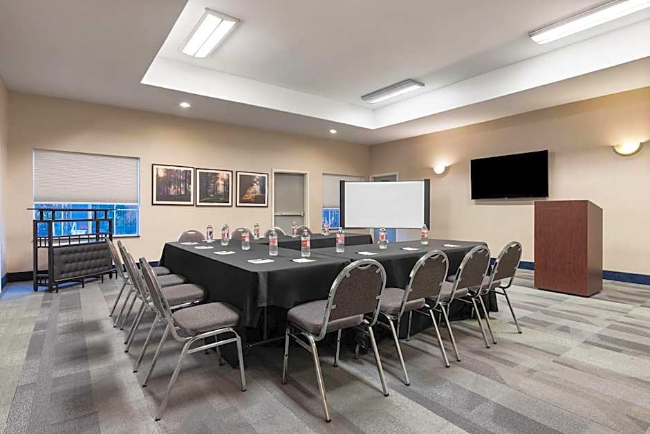 La Quinta Inn & Suites by Wyndham Brookshire