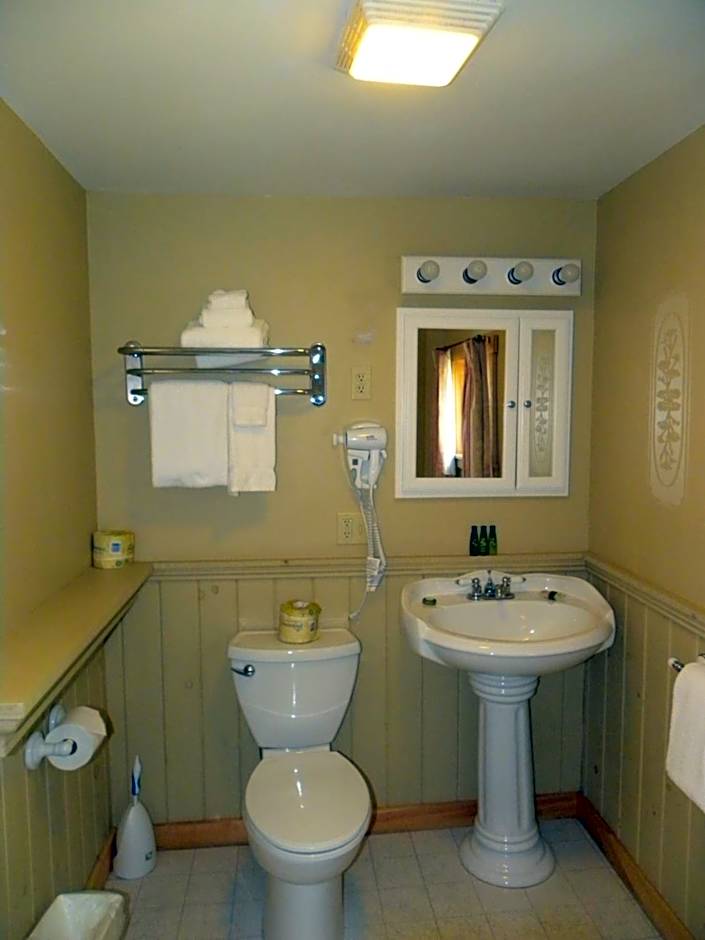 Colonial Gables Oceanfront Village