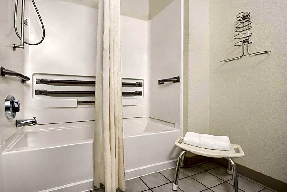 Super 8 by Wyndham Maysville KY