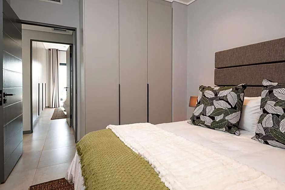 Luxury Bellagio 304 Two Bed with Inverter