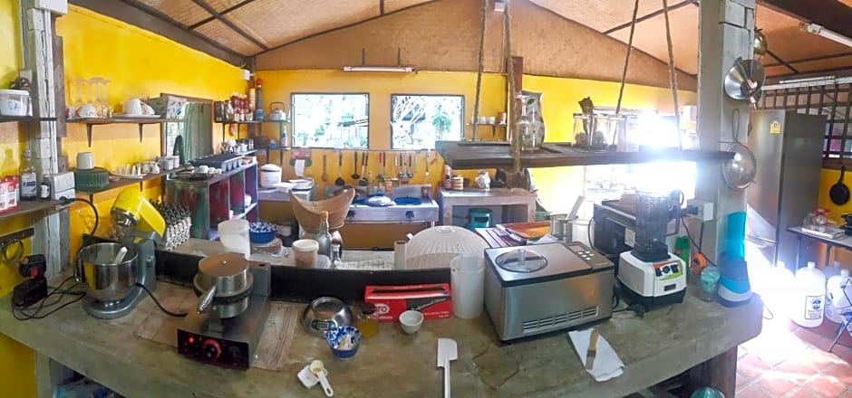 Tung Tong Homestay & Camping