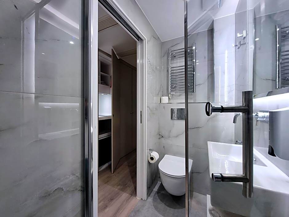 NOX Kensington Gardens