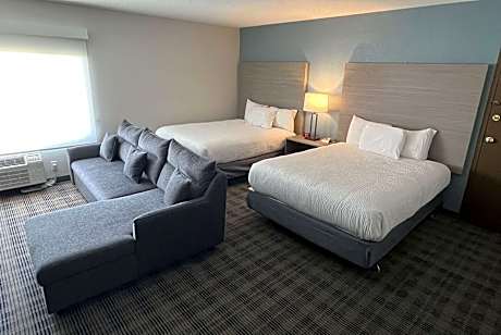 Family Suite with Two Queen Beds - Non-Smoking