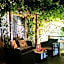 Inn Door 21 - Hostel & Suite
