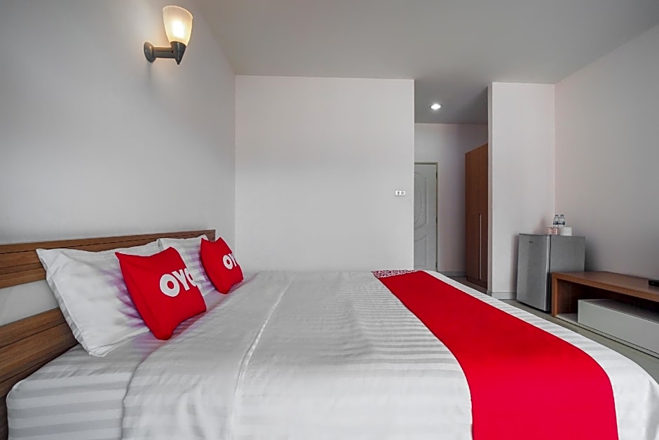 Super OYO 662 Malee Bunga Hotel