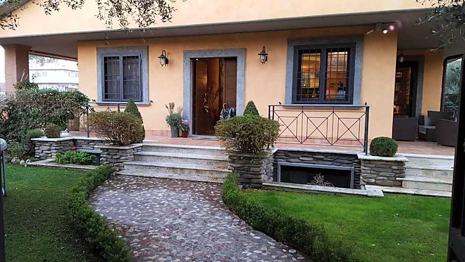 Aurelia Garden Gold B&B