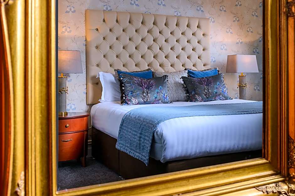 Photo 1 of 2 of Deluxe 1 King Bed