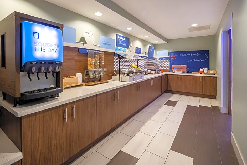 Holiday Inn Express Coventry S - West Warwick Area By IHG