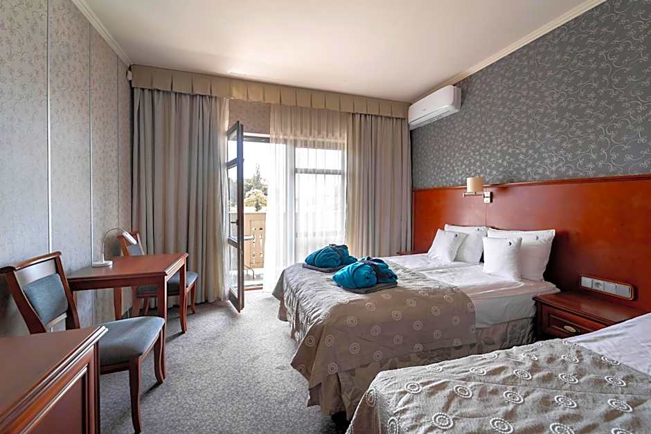 Hotel&Spa Stary Dziwnów basen swimming pool