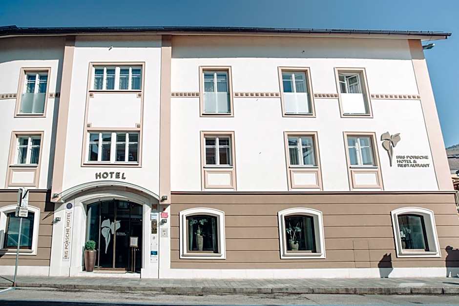 Iris Porsche Hotel & Restaurant
