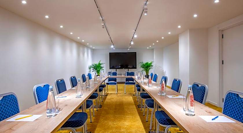 Golden Tulip Design Tbilisi