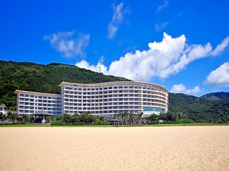 Days Hotel and Suites Yangjiang