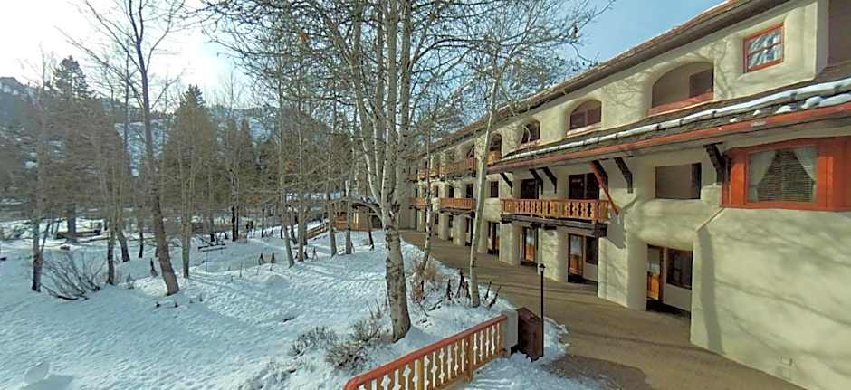 GetAways at Olympic Village Inn