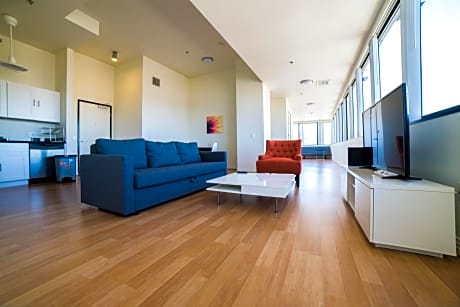 Junior Penthouse