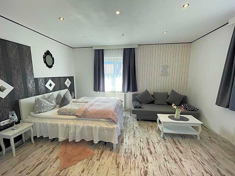 LA Boutique House