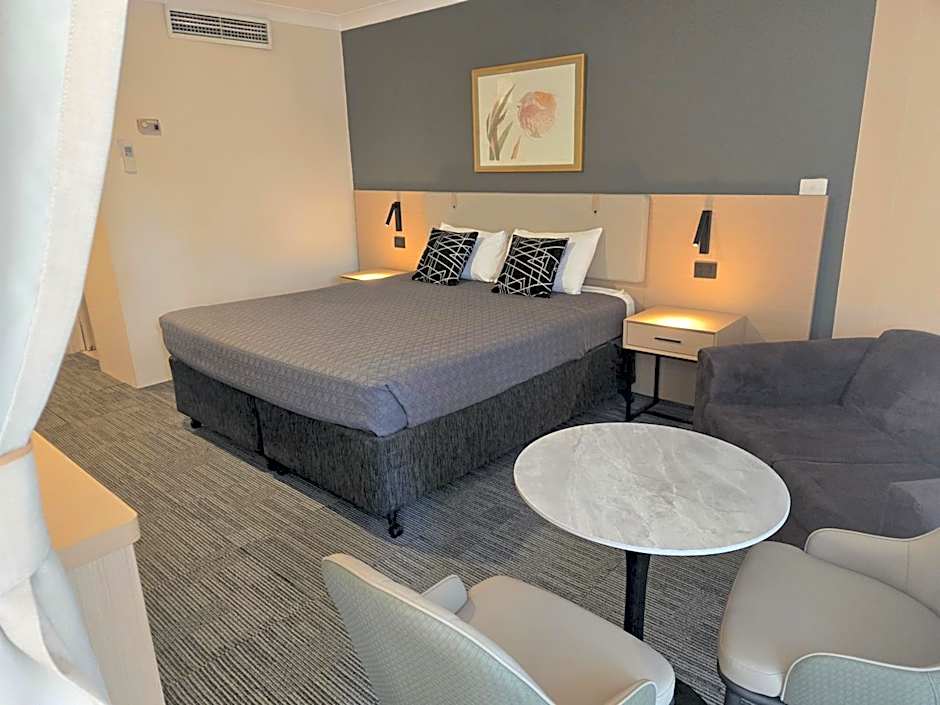 Charbonnier Motor Inn