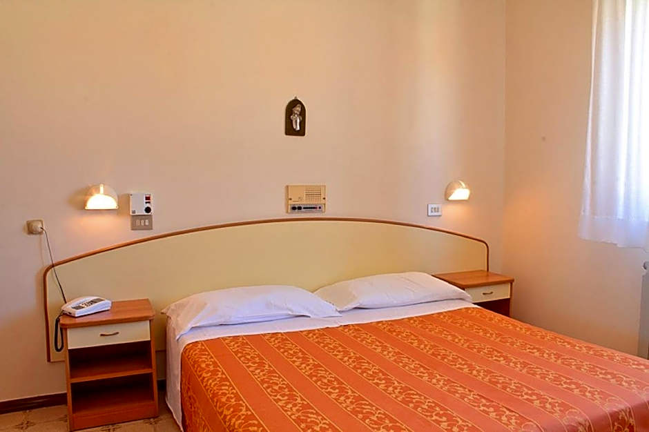Hotel Saturno