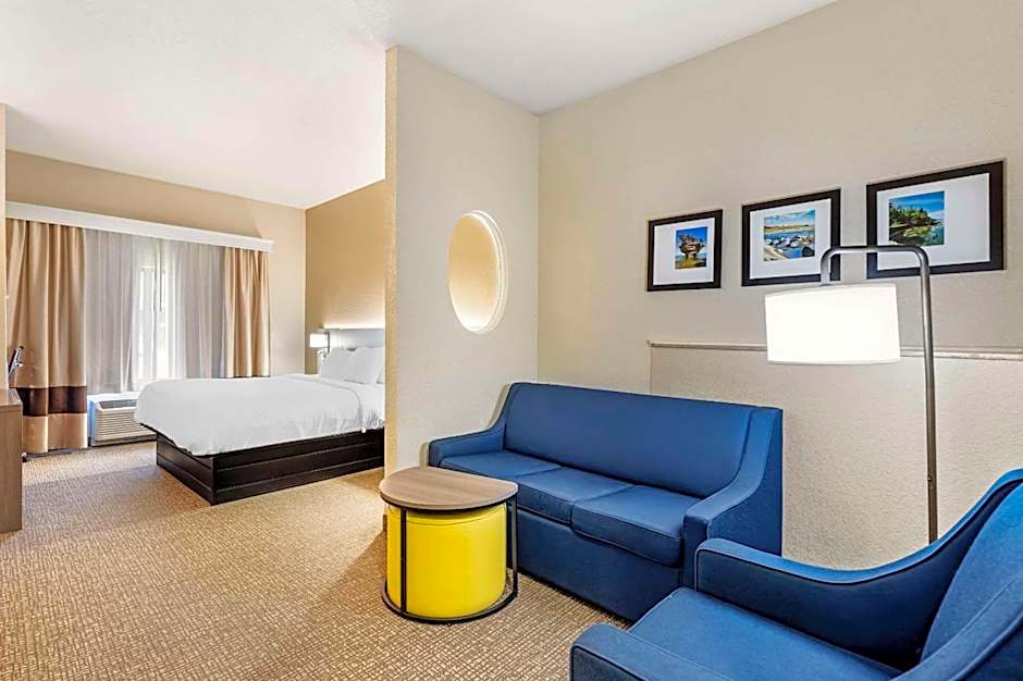 Comfort Suites Merrillville Near US 30