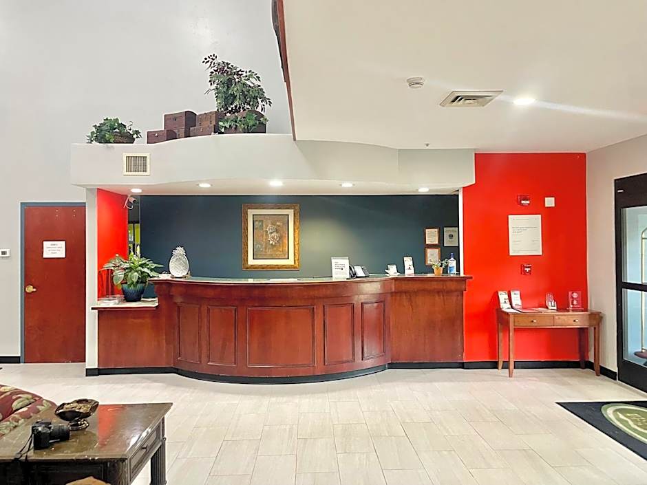 Grand Vista Hotel & Suites