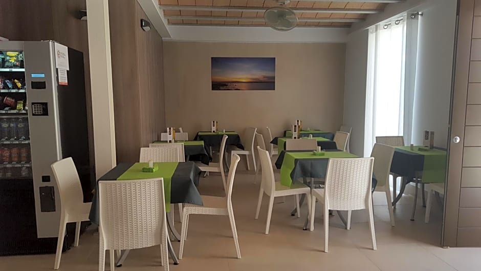 HOTEL ISLA PLANA