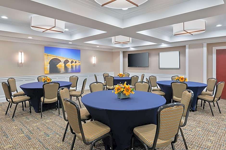 Hampton Inn By Hilton & Suites Hartford/Farmington