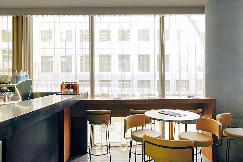 Quincy Hotel Melbourne