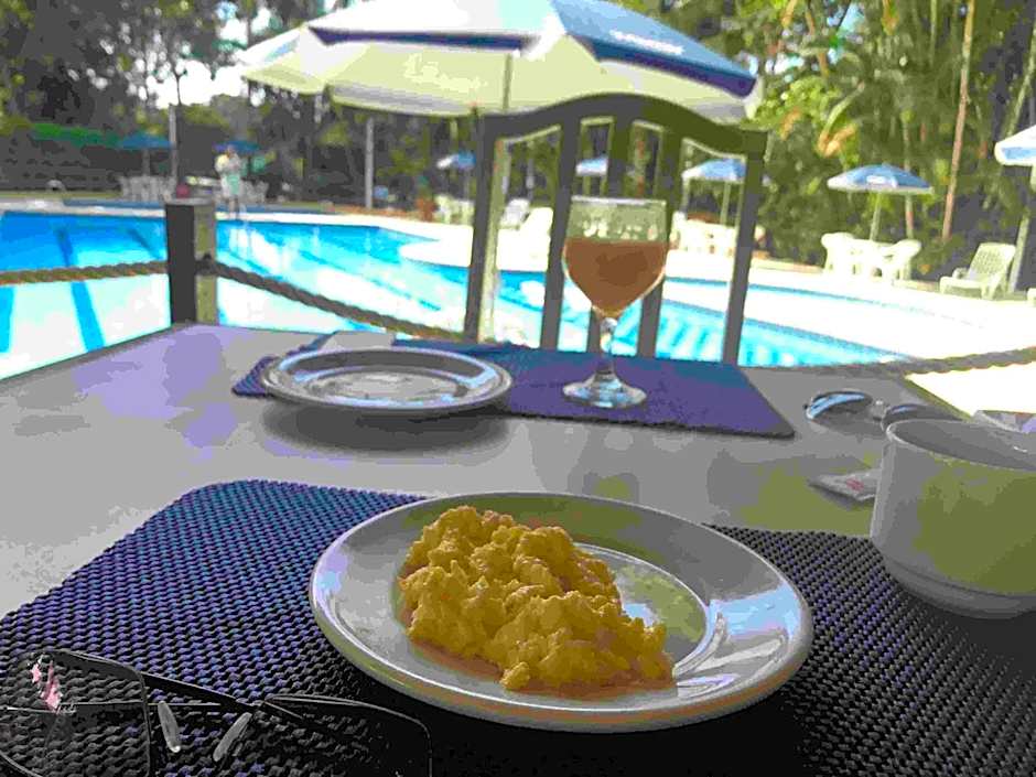 FABULOSO FLAT 225, 2 PISCINAS climatizadas, internet particular 500m Bertioga, Riviera de São Lourenço Flat Duplex inteiro, Adega, cozinha equipada completa serviço de hotelaria, serviço de praia nos finais de semana