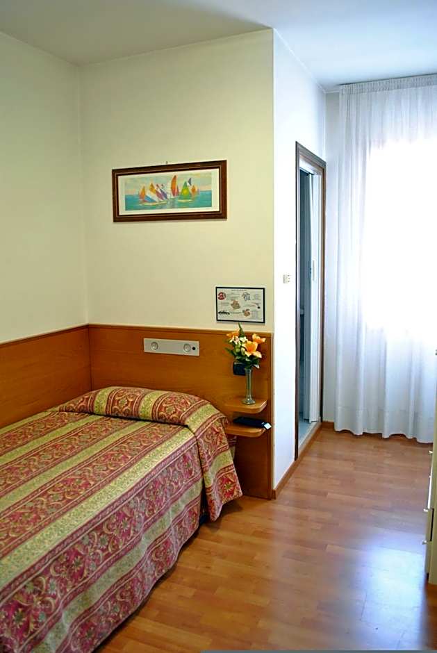 Foto 1 de 4 de Single Room