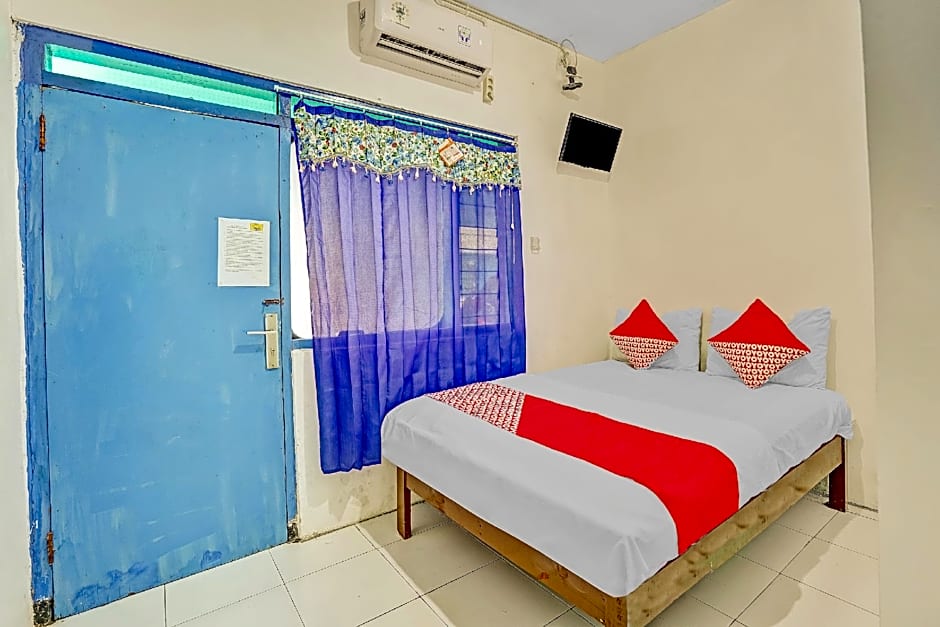 OYO Life 90523 Homestay Jenggolo