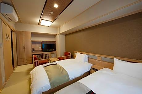 Twin Room with Shower and Private Toilet - Eco Plan (No Daily Cleaning)