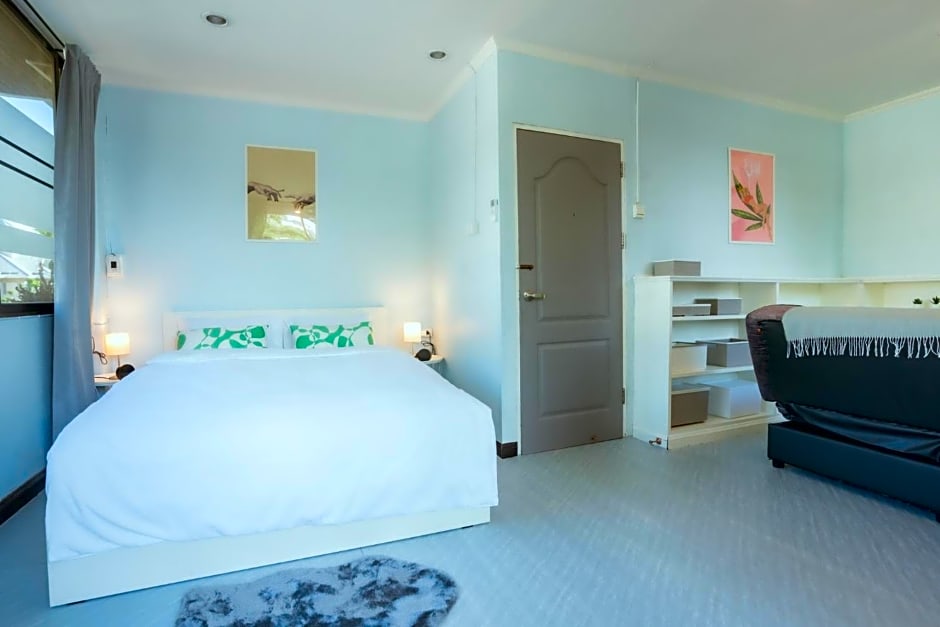 420 Hostel - Ekkamai Buds & Beds