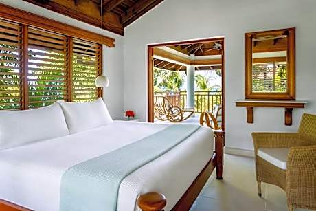 Premier Beachfront Suite