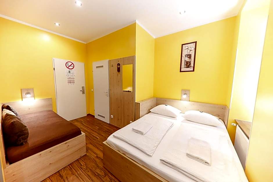 Do Step Inn Home - Hotel & Hostel