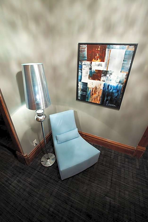 Le Pleasant Hôtel & Café