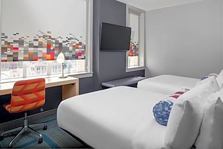 Aloft Double Room - Mobility Accessible with Roll-In Shower
