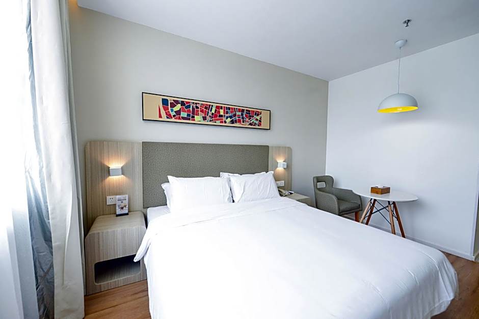 Hanting Hotel Dalian Nanshidao Street