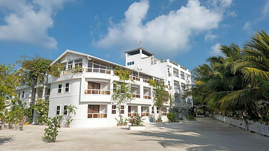 Rashu Hiyaa Hotel Dhiffushi