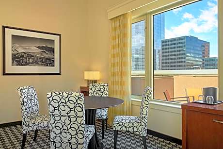 Joslins Suite, 1 Bedroom Suite, 1 King, Sofa bed, Top floor