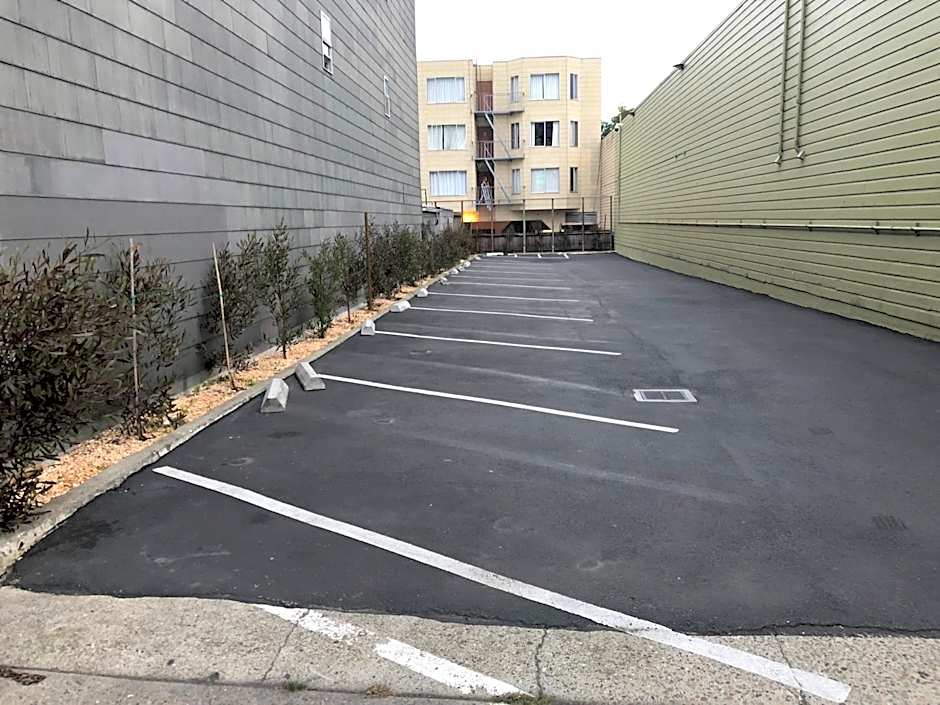 Lombard Plaza Motel