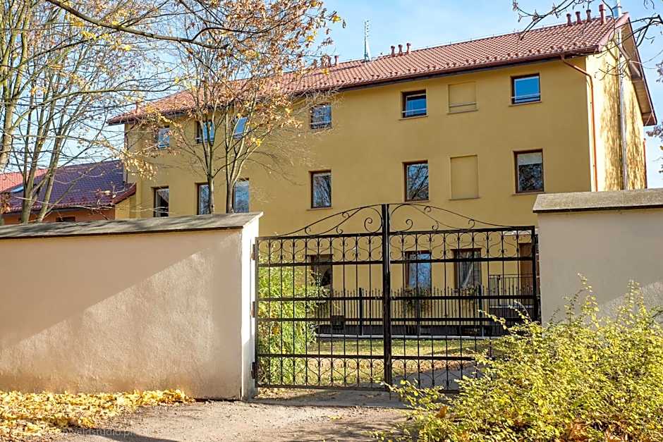 HOTEL I RESTAURACJA BROCHÓW