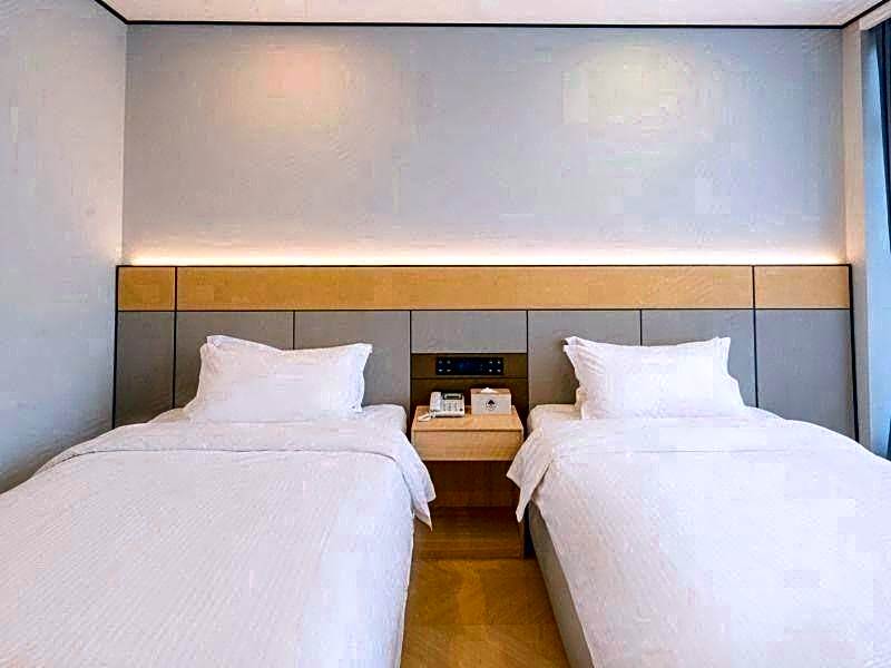 GreenTree Inn Jiaxing Zhapu jiulong Mountain Express Hotel