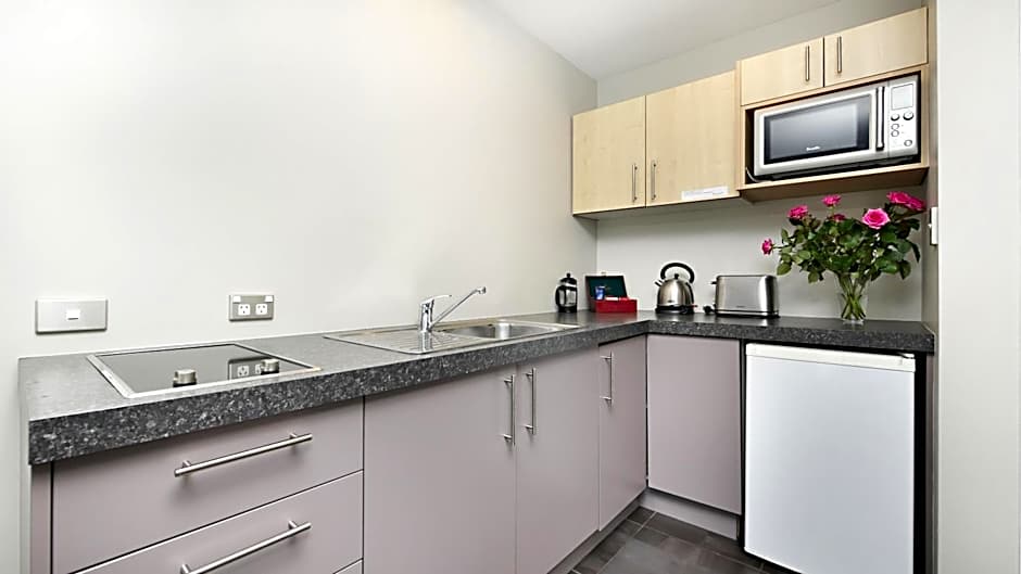 Arthur's Court Motor Lodge