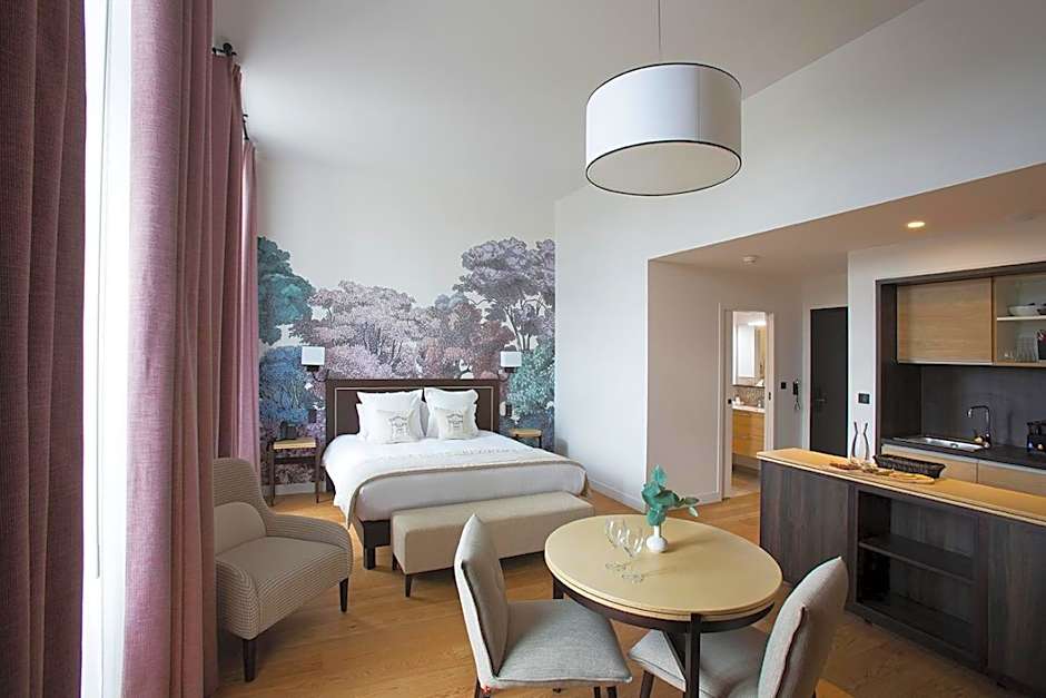 College des Doctrinaires, Hôtel, Résidence et SPA